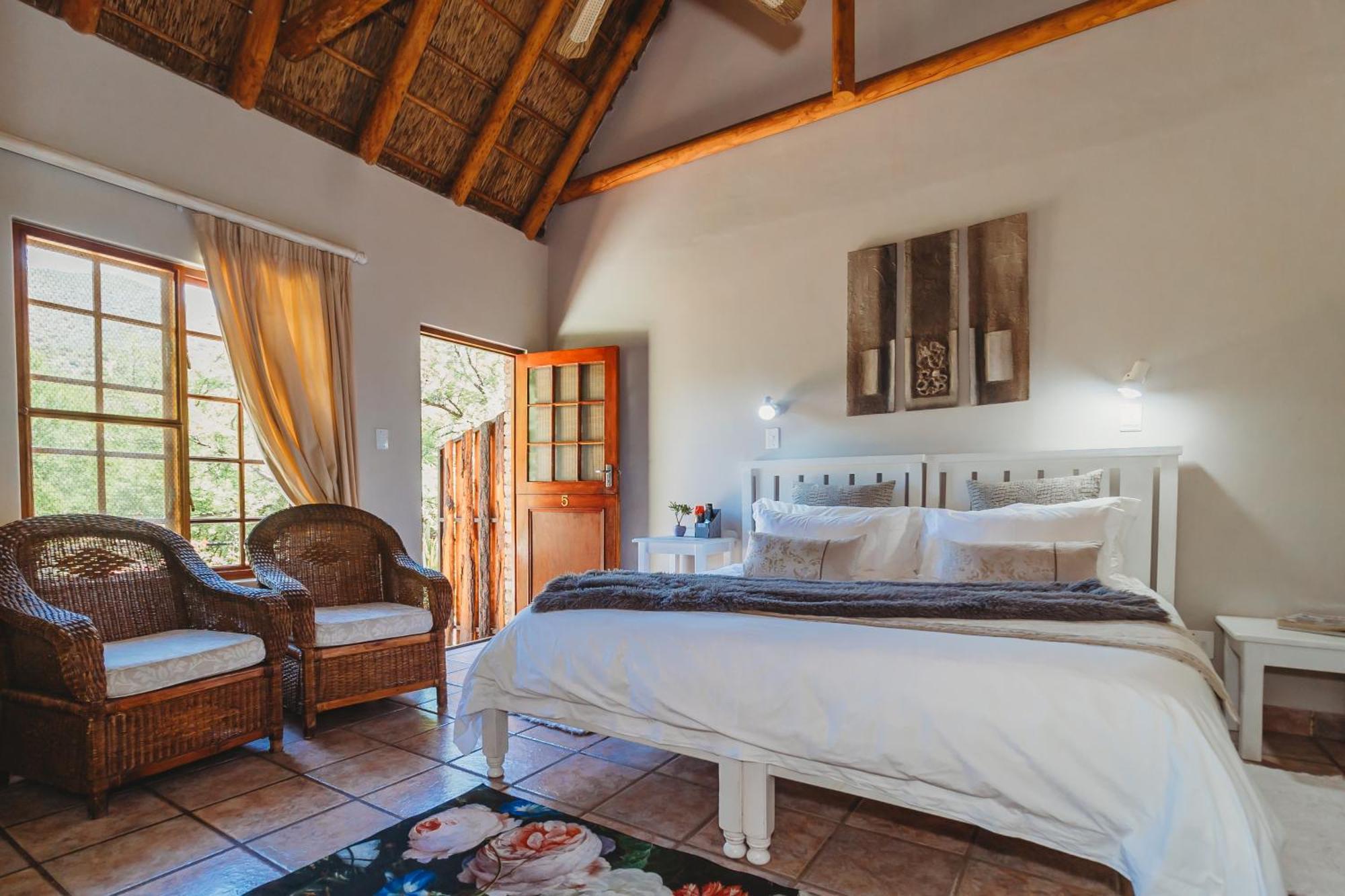 De Poort Country Lodge Oudtshoorn Room photo